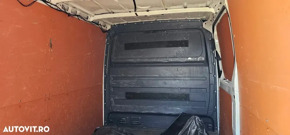 Volkswagen Crafter 2.0 TDi — imagine 6