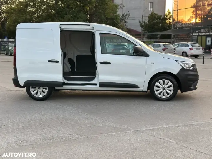 Renault Expres garantie producator 2028