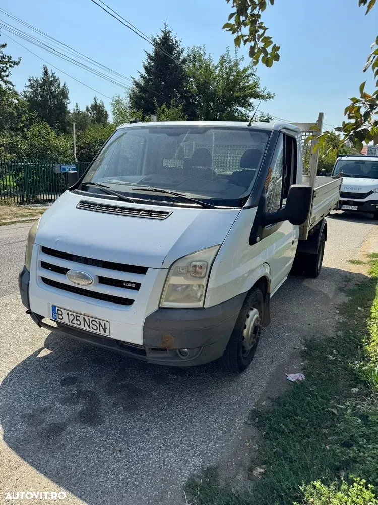 Ford Transit — imagine 3