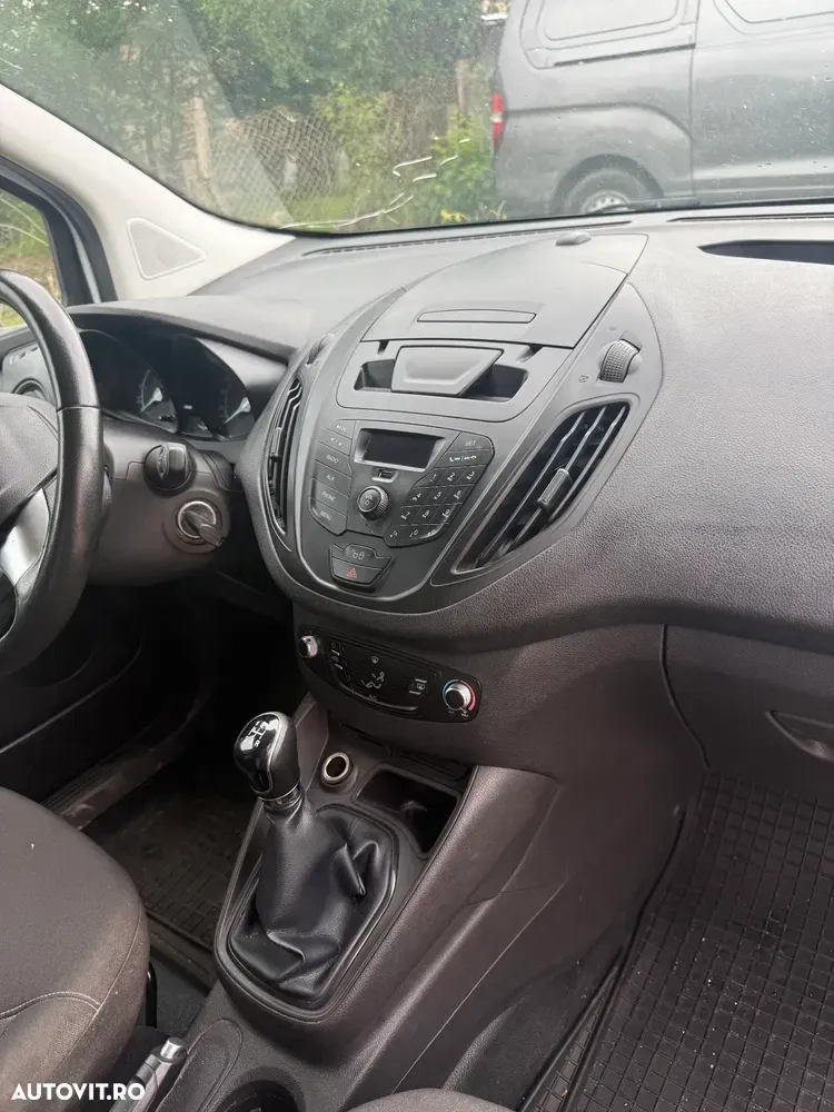 Ford Transit Courier 1.5 TDCi — imagine 6