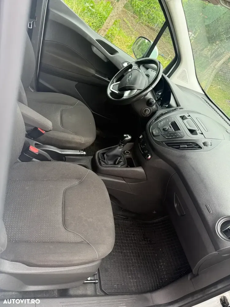 Ford Transit Courier 1.5 TDCi — imagine 4