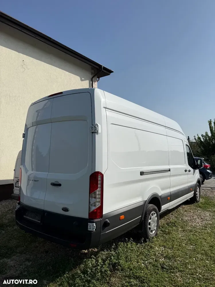 Ford Transit — imagine 4