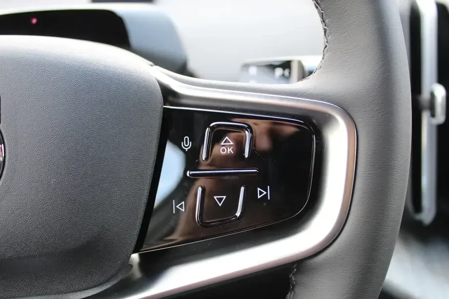 Volvo EX30 Twin Motor Performance AWD Ultra — imagine 4