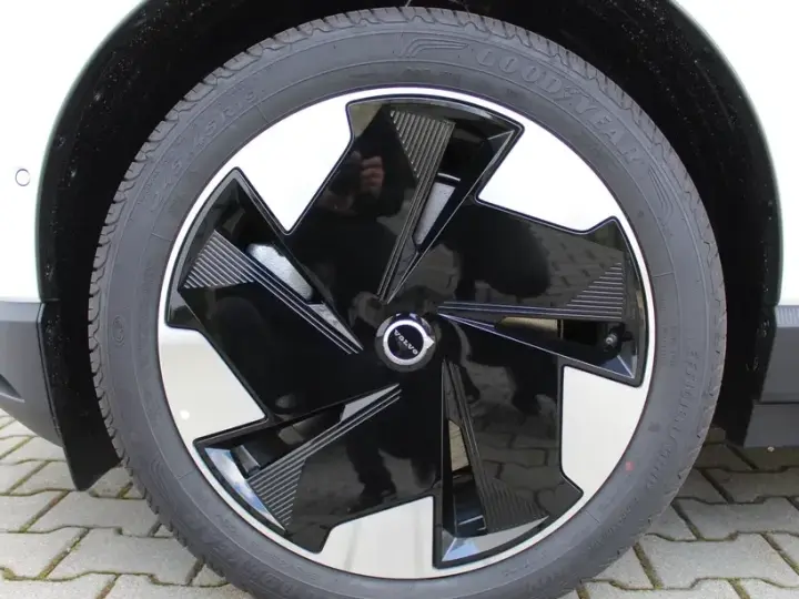 Volvo EX30 Twin Motor Performance AWD Ultra