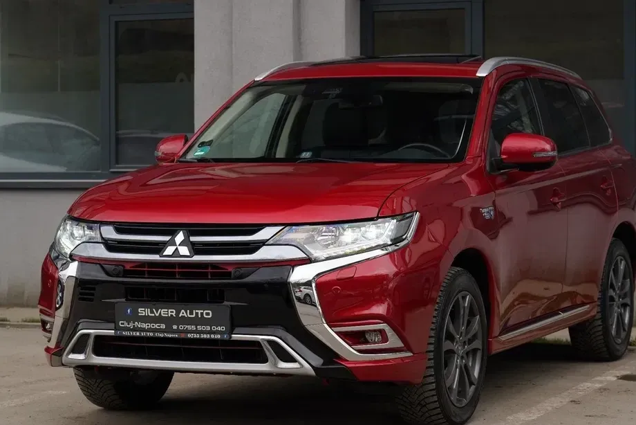 Mitsubishi Outlander III 2.0 4WD Plus — imagine 2