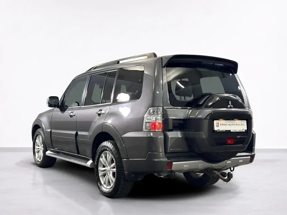 Mitsubishi Pajero — imagine 3