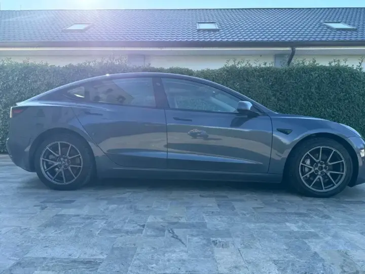 Tesla Model 3 Langstreckenbatterie Allradantrieb Dual Motor