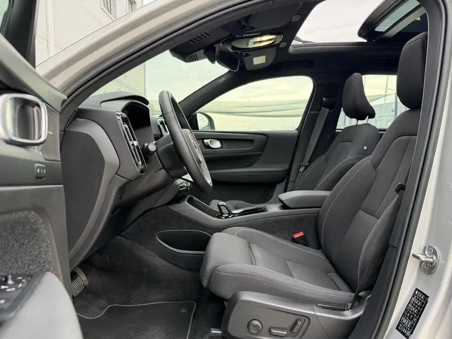 Volvo XC 40 Recharge Twin Motor AWD Ultimate — imagine 5