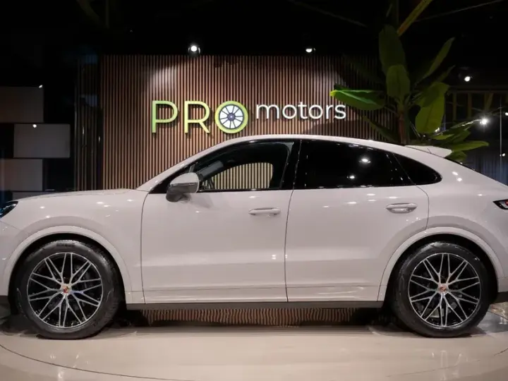 Porsche Cayenne Coupe Standard