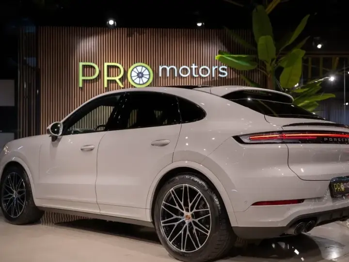 Porsche Cayenne Coupe Standard