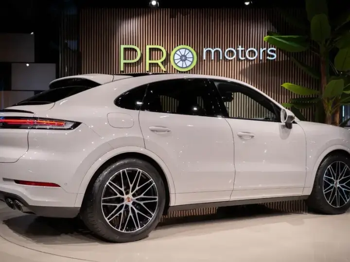 Porsche Cayenne Coupe Standard