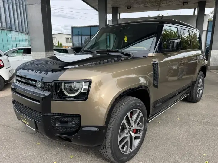 Land Rover Defender 110 3.0 D300 MHEV X-Dynamic HSE