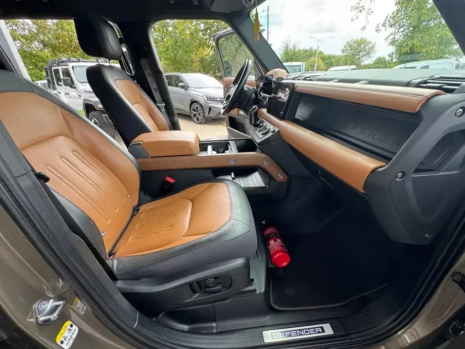 Land Rover Defender 110 3.0 D300 MHEV X-Dynamic HSE — imagine 6