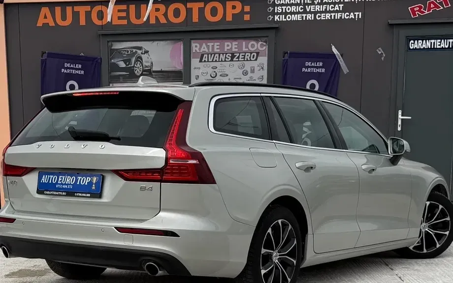 Volvo V60 II B4 D Geartronic Momentum Pro — imagine 4