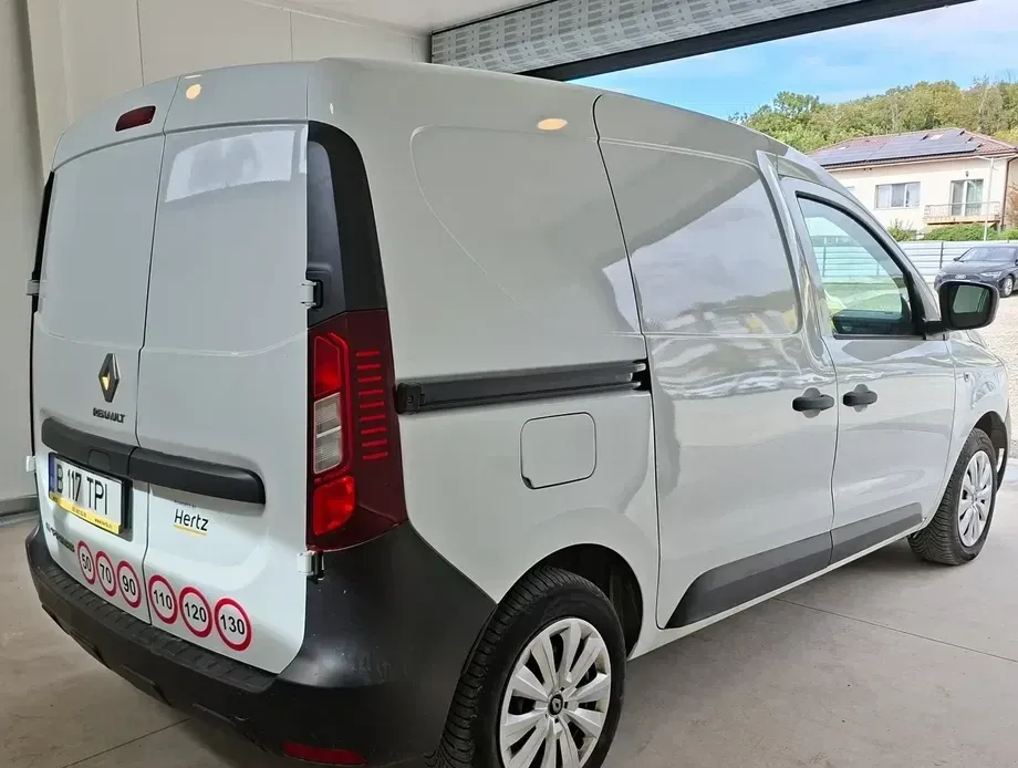 Renault Express — imagine 5