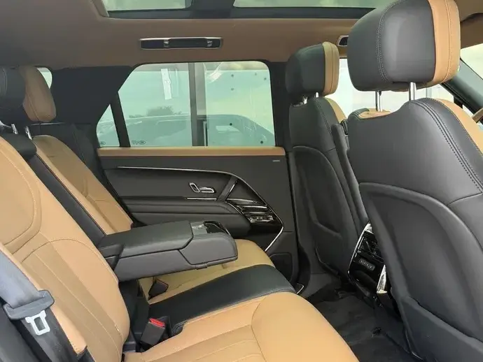 Land Rover Range Rover Sport 3.0 I6 D300 MHEV Dynamic SE