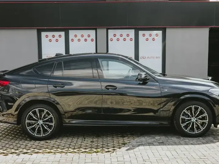 BMW X6 G06