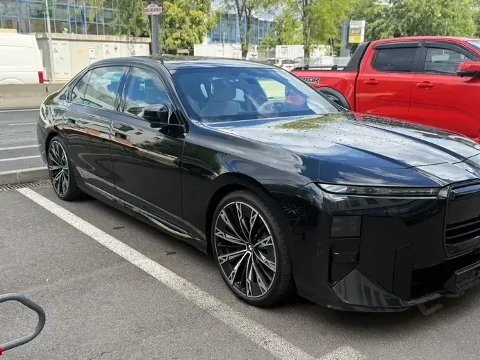 BMW Seria 7 G70 740 xDrive MHEV