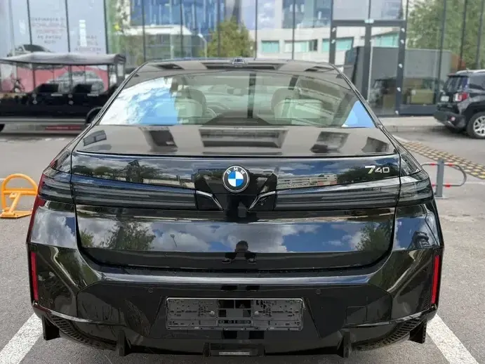 BMW Seria 7 G70 740 xDrive MHEV