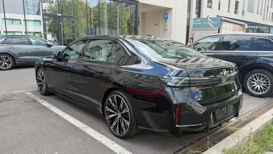 BMW Seria 7 G70 740 xDrive MHEV — imagine 6