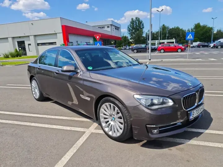 BMW Seria 7 F01/F02 730d