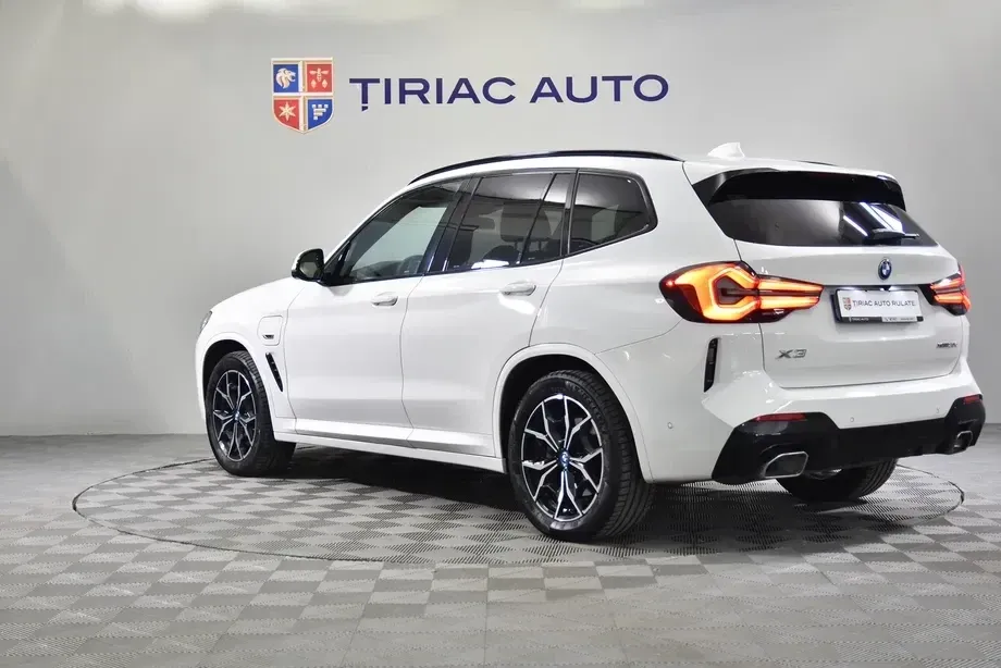 BMW X3 xDrive30e AT PHEV — imagine 3