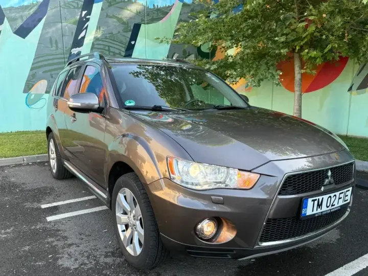 Mitsubishi Outlander 2.2 DI-D 4WD Intense