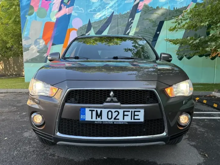 Mitsubishi Outlander 2.2 DI-D 4WD Intense