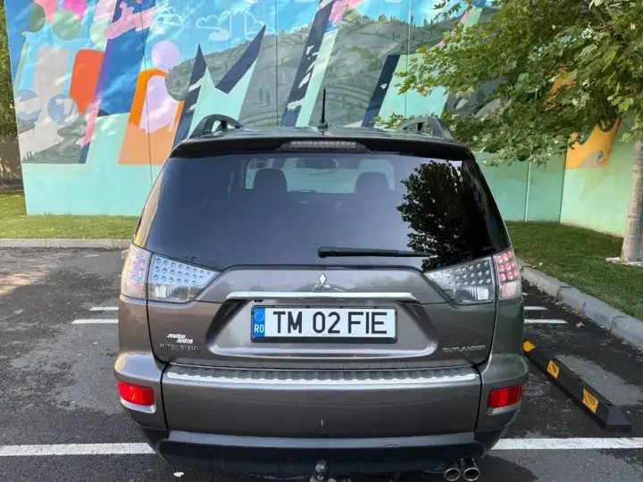 Mitsubishi Outlander 2.2 DI-D 4WD Intense