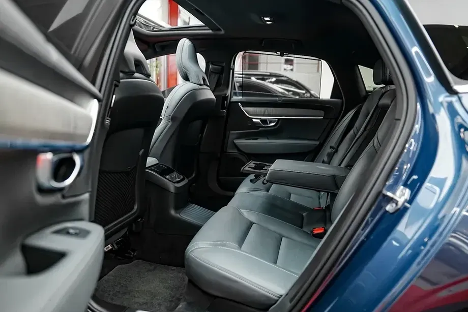 Volvo S90 T8 Recharge AWD Geartronic Inscription — imagine 6