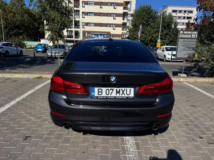 BMW Seria 5 520d xDrive AT