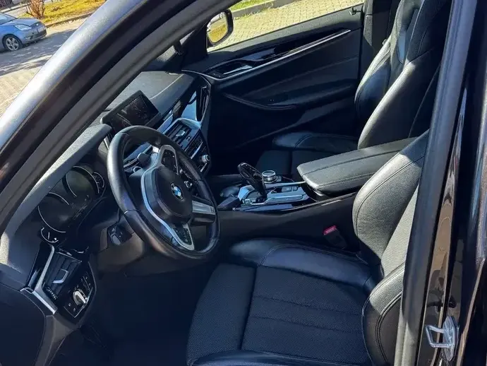 BMW Seria 5 520d xDrive AT