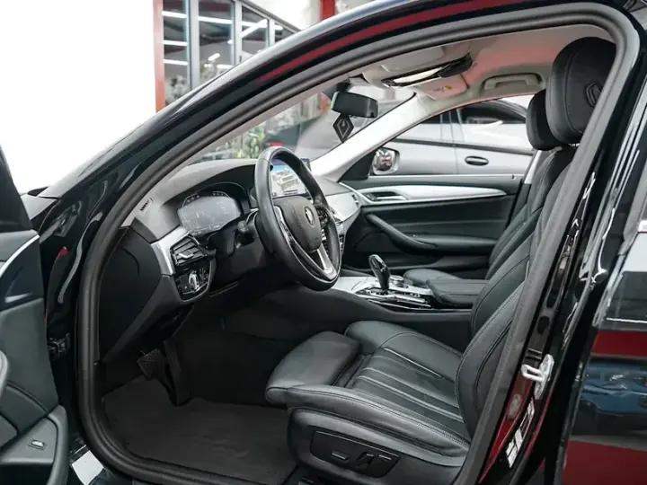 BMW Seria 5 G30/G31 520i Aut. Sport Line