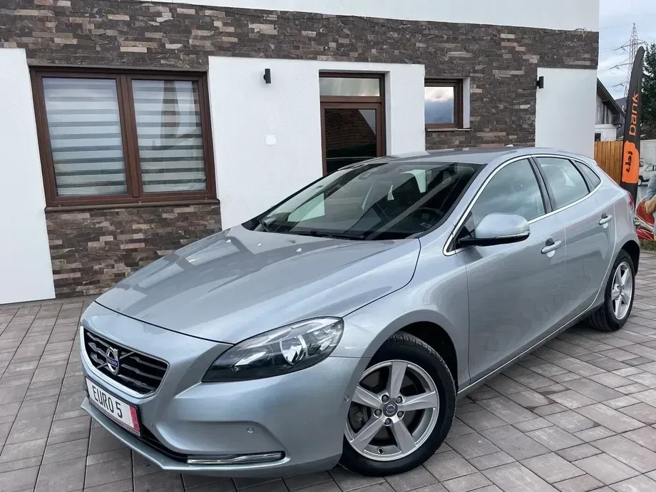 Volvo V40 — imagine 2