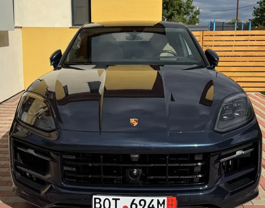 Porsche Cayenne Coupe E-Hybrid — imagine 2