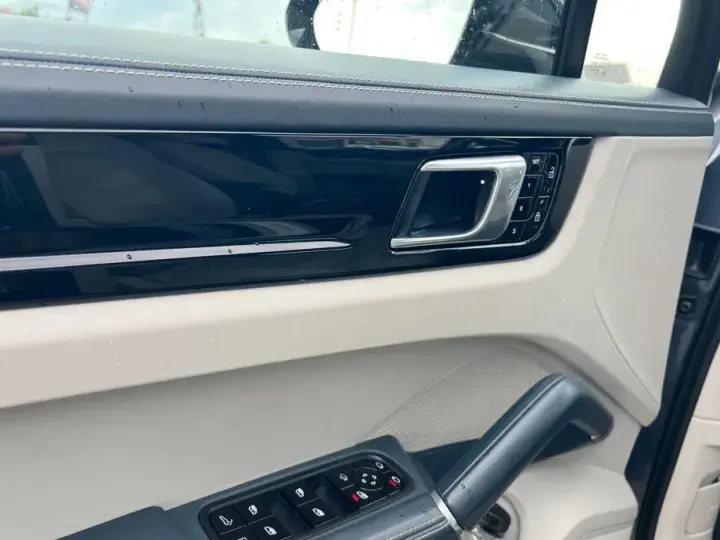 Porsche Cayenne S E-Hybrid Platinum Edition