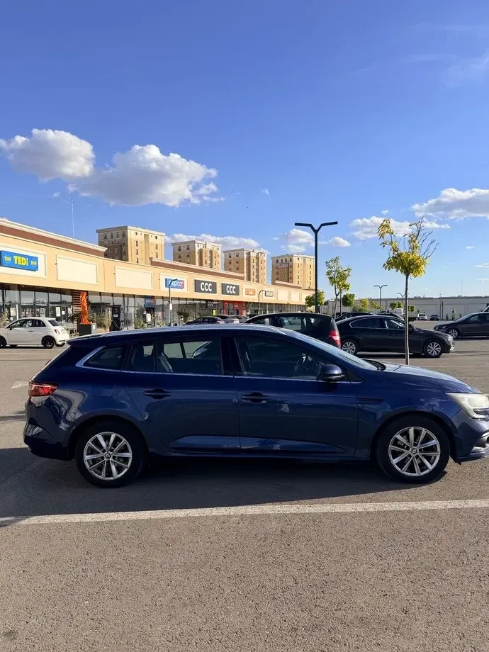 Renault Mégane IV ENERGY dCi 110 EDC BUSINESS — imagine 4