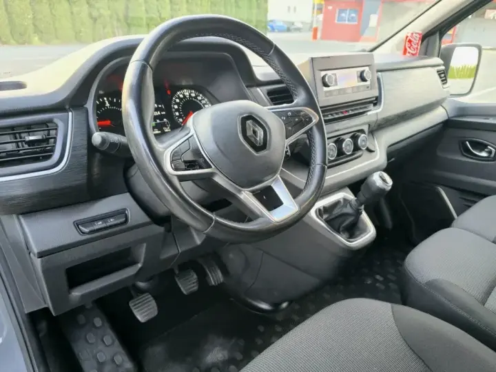 Renault Trafic 2.0 Blue dCi 145 Combi L2H1 7+1 locuri Expression Plus