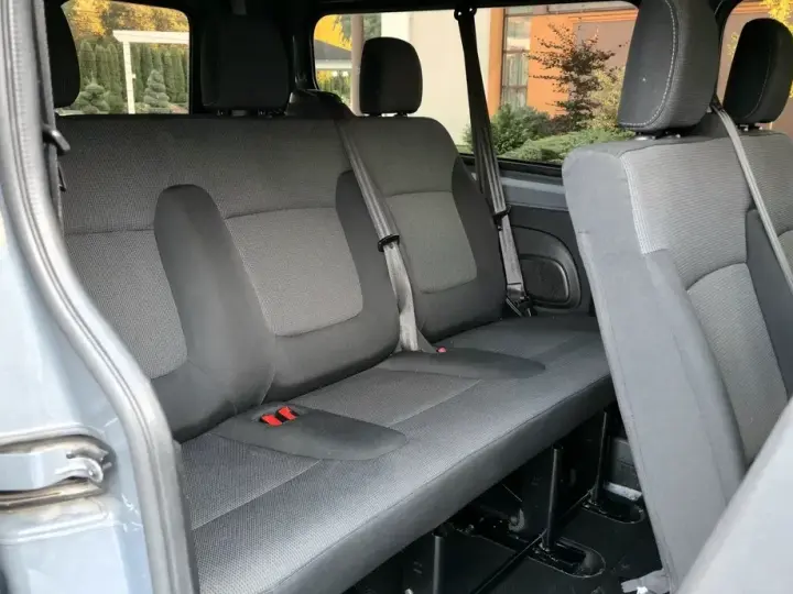 Renault Trafic 2.0 Blue dCi 145 Combi L2H1 7+1 locuri Expression Plus