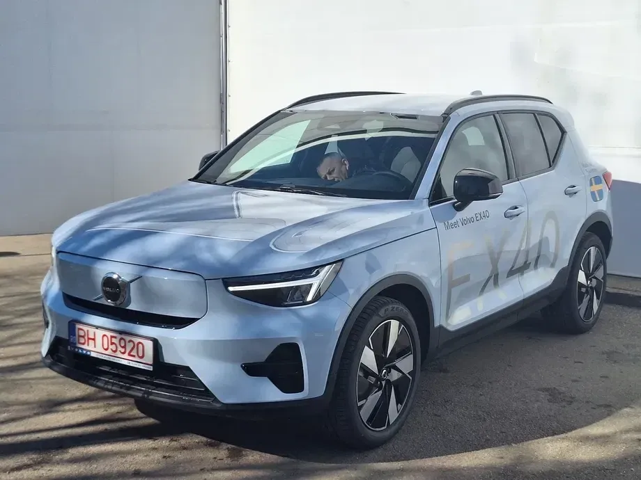 Volvo XC 40 Recharge Single Motor Extended Range RWD Plus — imagine 2