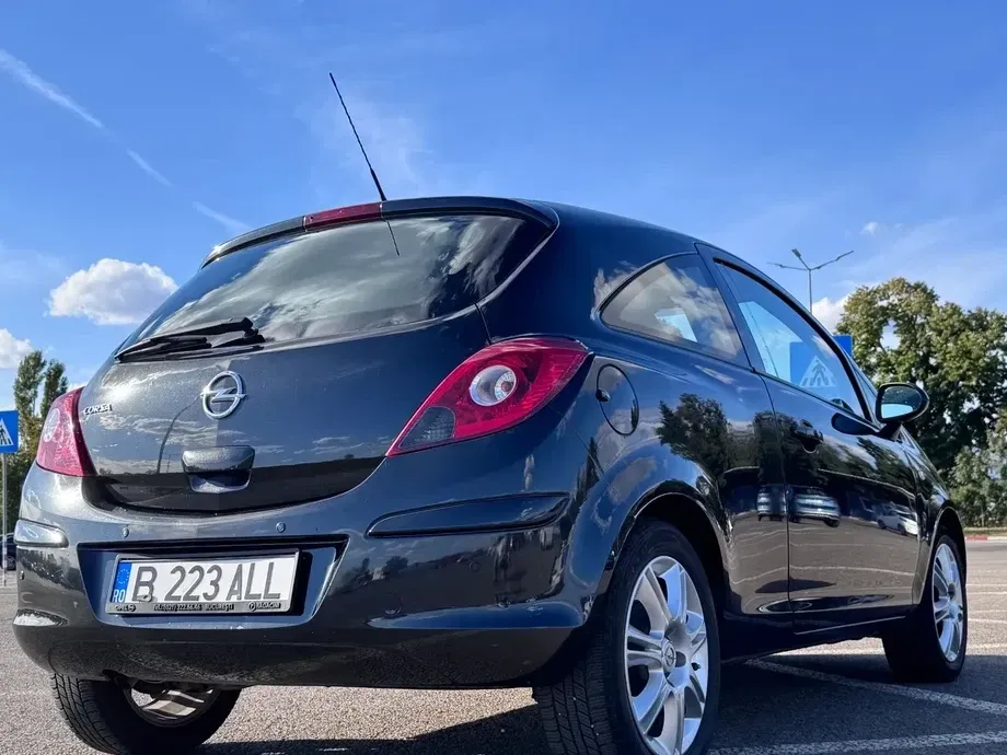 Opel Corsa D 1.4 Automatik Cosmo — imagine 3