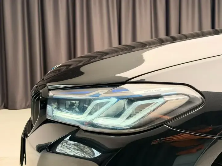 BMW Seria 5 530d xDrive AT MHEV