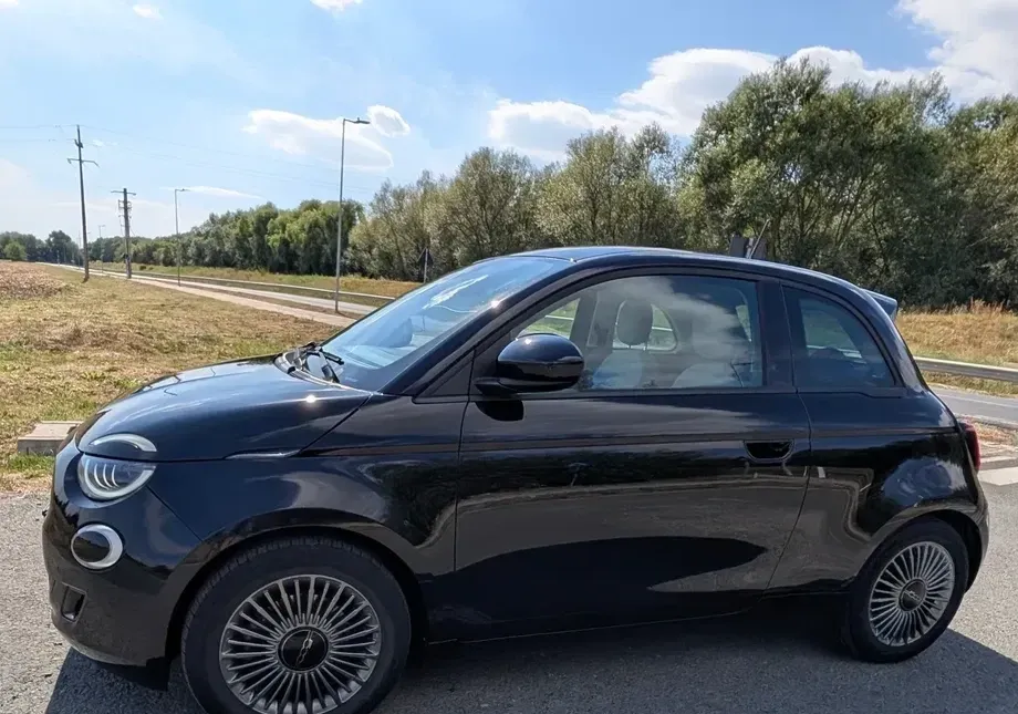 FIAT 500E 42 kW 118 CP Icon — imagine 2