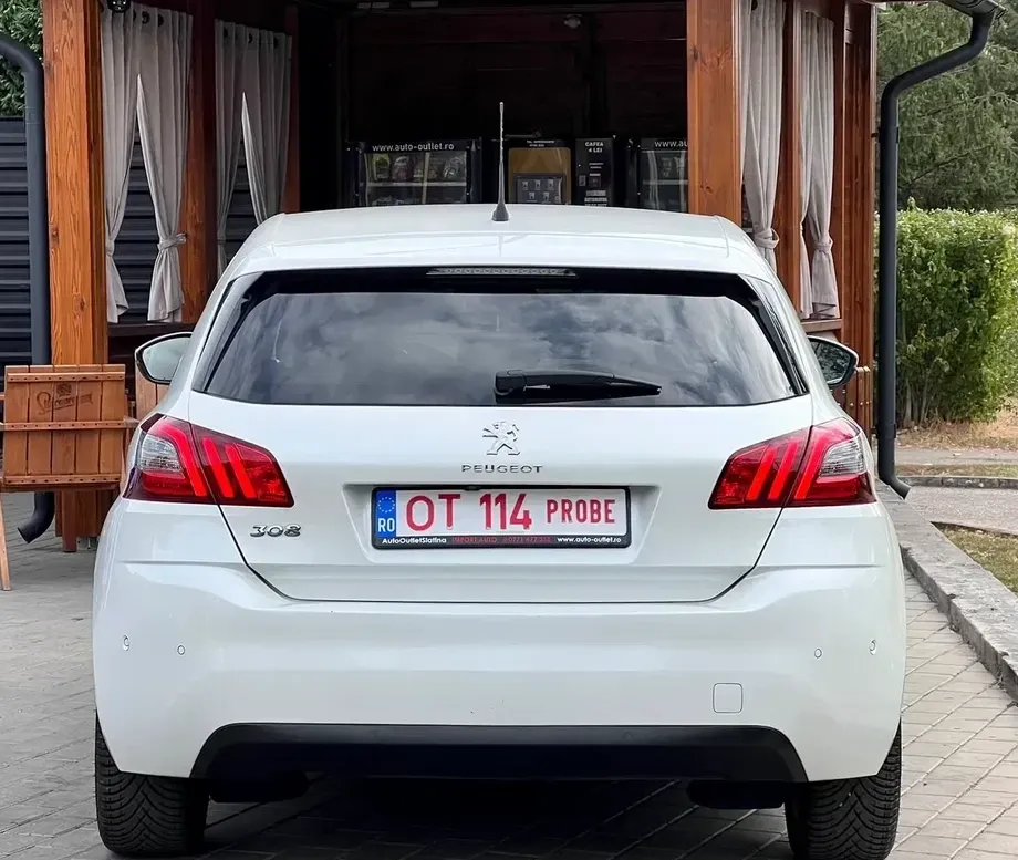 Peugeot 308 1.2 L PureTech Turbo S&S Allure — imagine 4