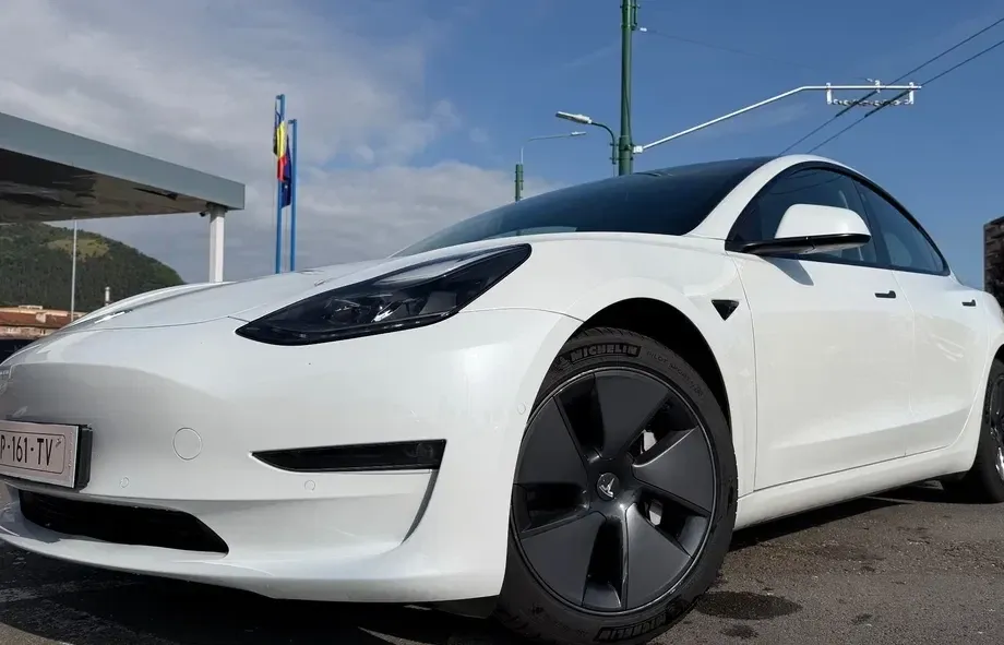 Tesla Model 3 Langstreckenbatterie Allradantrieb Dual Motor — imagine 2