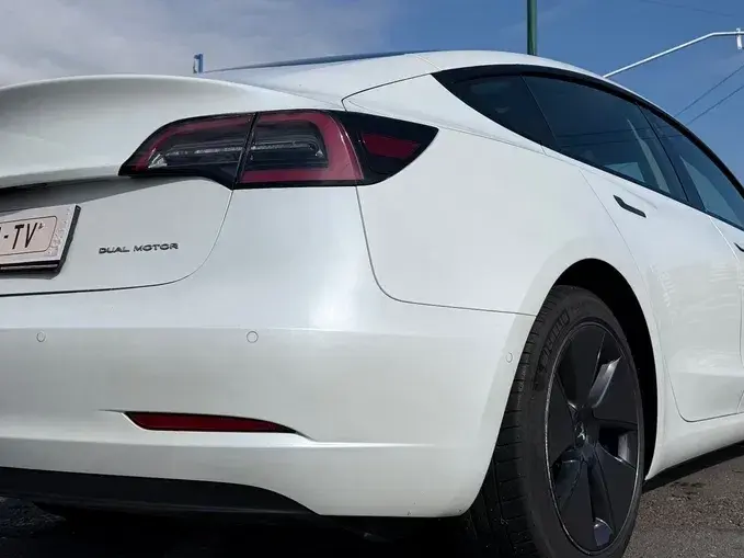 Tesla Model 3 Langstreckenbatterie Allradantrieb Dual Motor