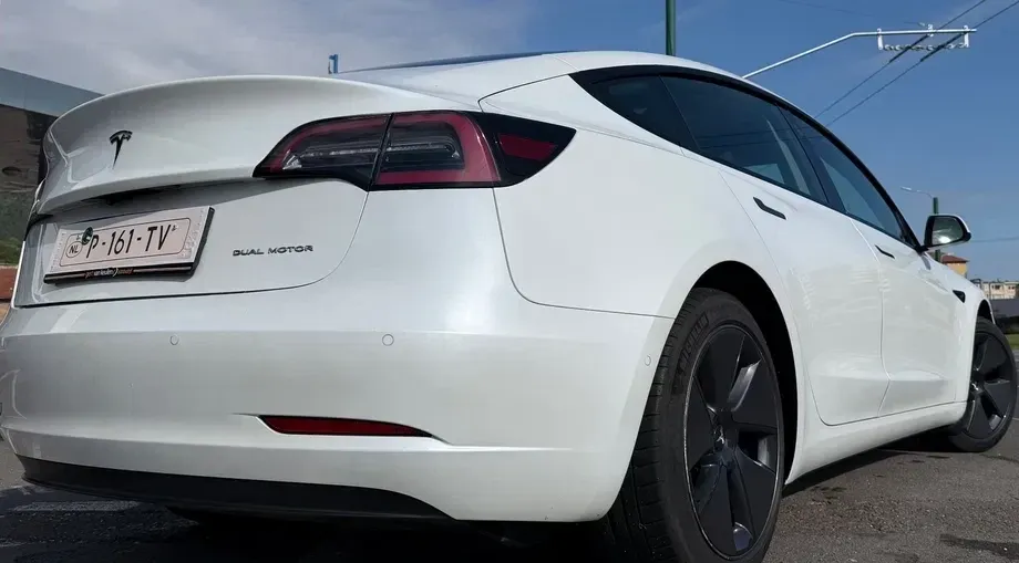 Tesla Model 3 Langstreckenbatterie Allradantrieb Dual Motor — imagine 4