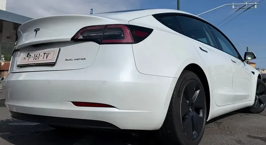 Tesla Model 3 Langstreckenbatterie Allradantrieb Dual Motor — imagine 3