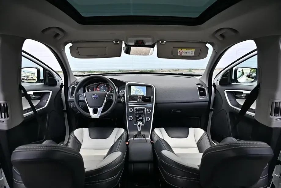 Volvo XC 60 D5 AWD Geartronic Summum — imagine 3