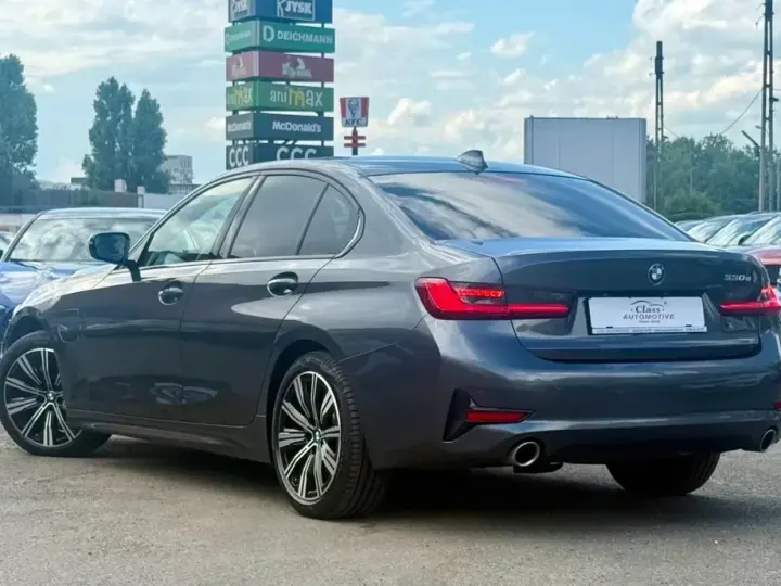BMW Seria 3 330e AT PHEV